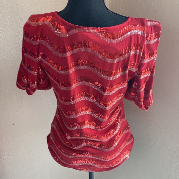 Red sequin Top - Picture 4 of 4